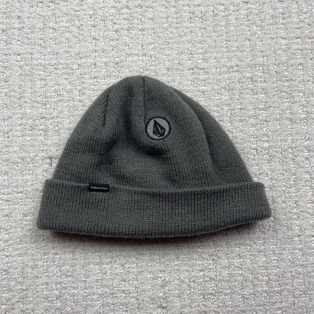 Y2K Volcom Heather Gray Knit Beanie Hat Mens Winter Embroidered Diamond Logo